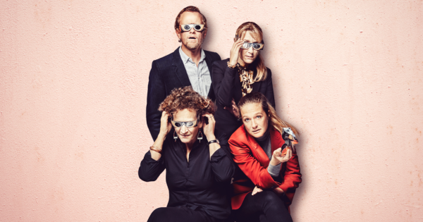 SOLFORMØRKELSE på Teater Grob
